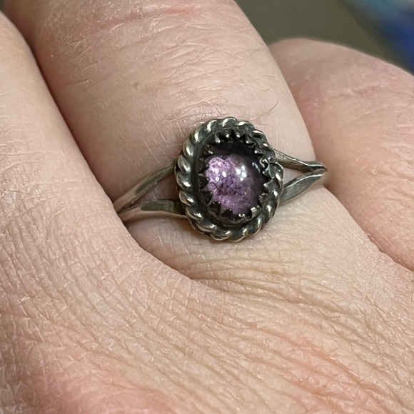 Vintage Native Style Ring - Picture 6 of 11